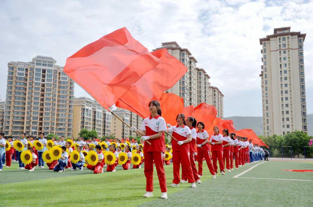 长隆国际大马戏“上新”贺龙年，花式送新年祝福